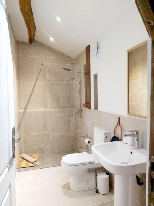 Beautiful 2 Bed Cottage With Swimming Pool Pageas Экстерьер фото