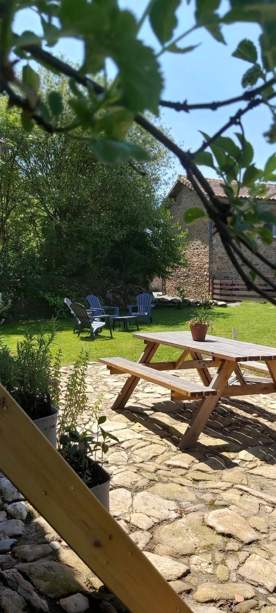Beautiful 2 Bed Cottage With Swimming Pool Pageas Номер фото
