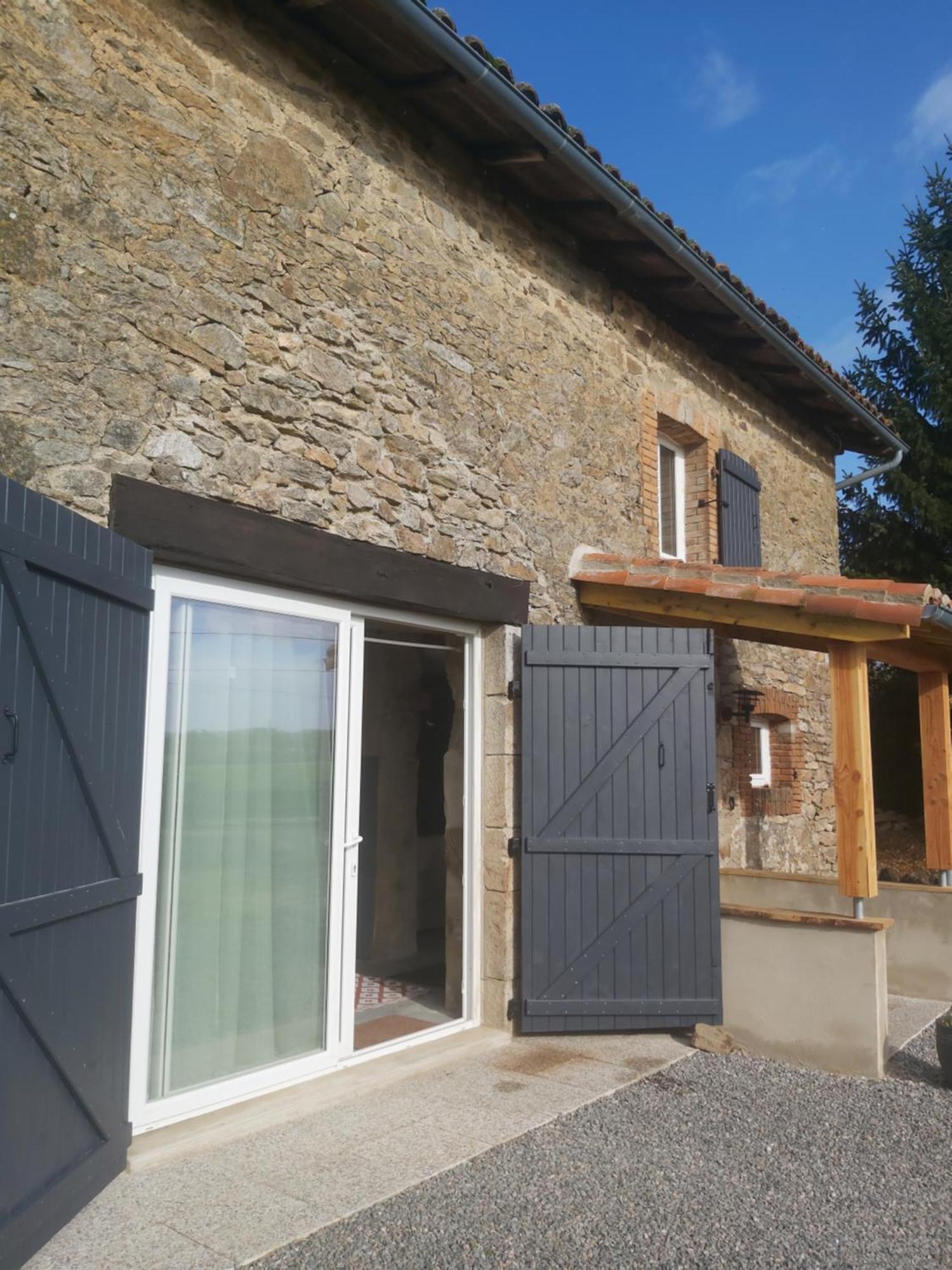 Beautiful 2 Bed Cottage With Swimming Pool Pageas Номер фото